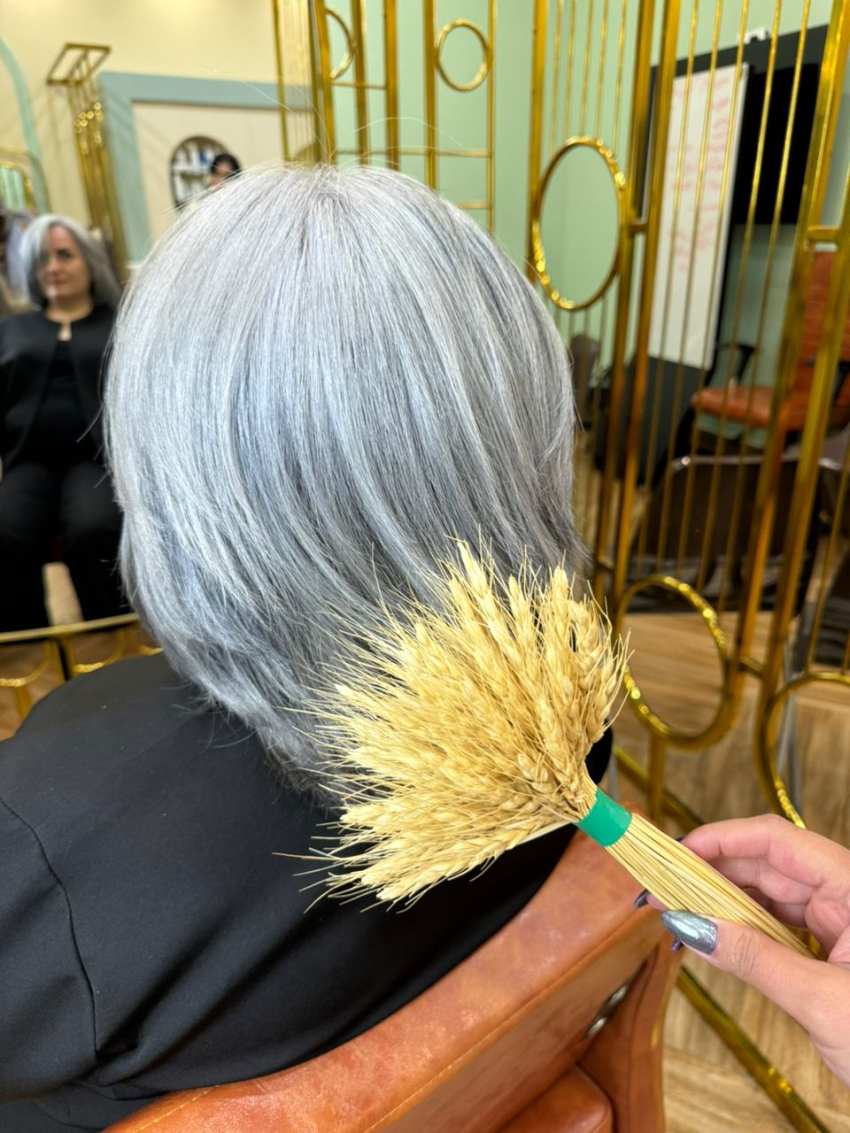 رنگ موی جو گندمی با تکنیک هدیه ای
